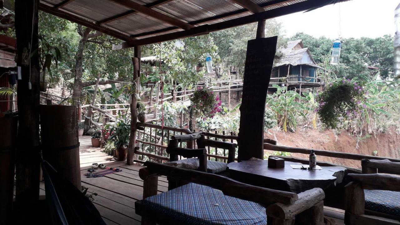 Tree Lodge Banlung Exteriör bild